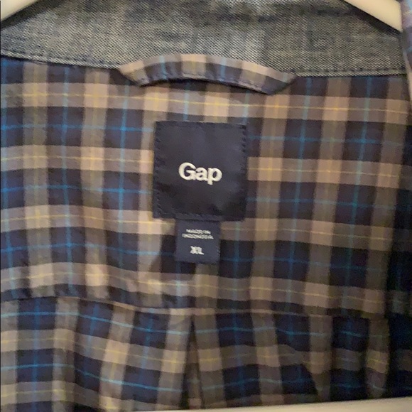 Button down shirt - Picture 2 of 2